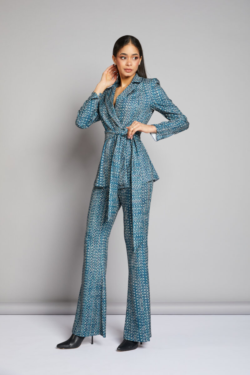 CONJUNTO CHAQUETA Y PANTALON ESTAMPADO